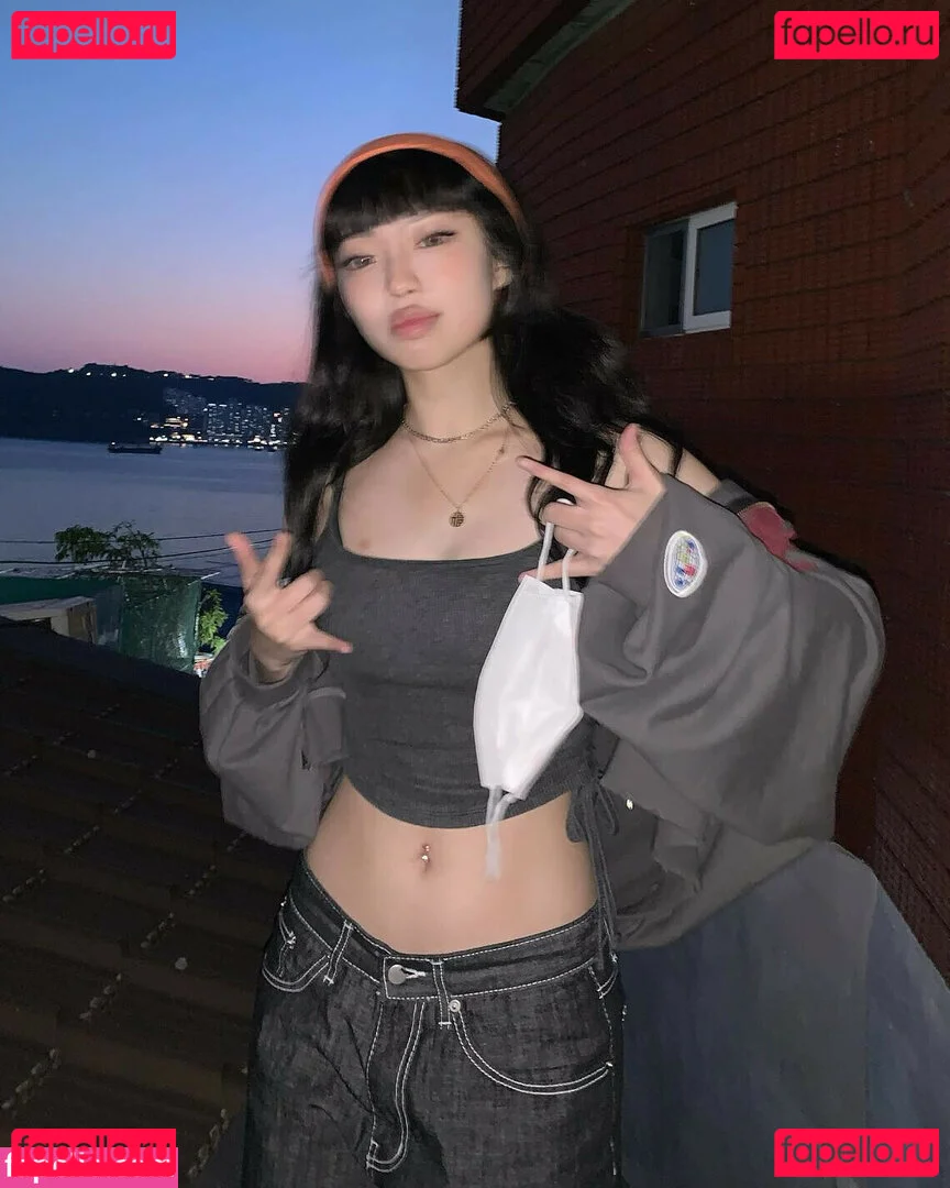 Yujin Onlyfans Photo Gallery 