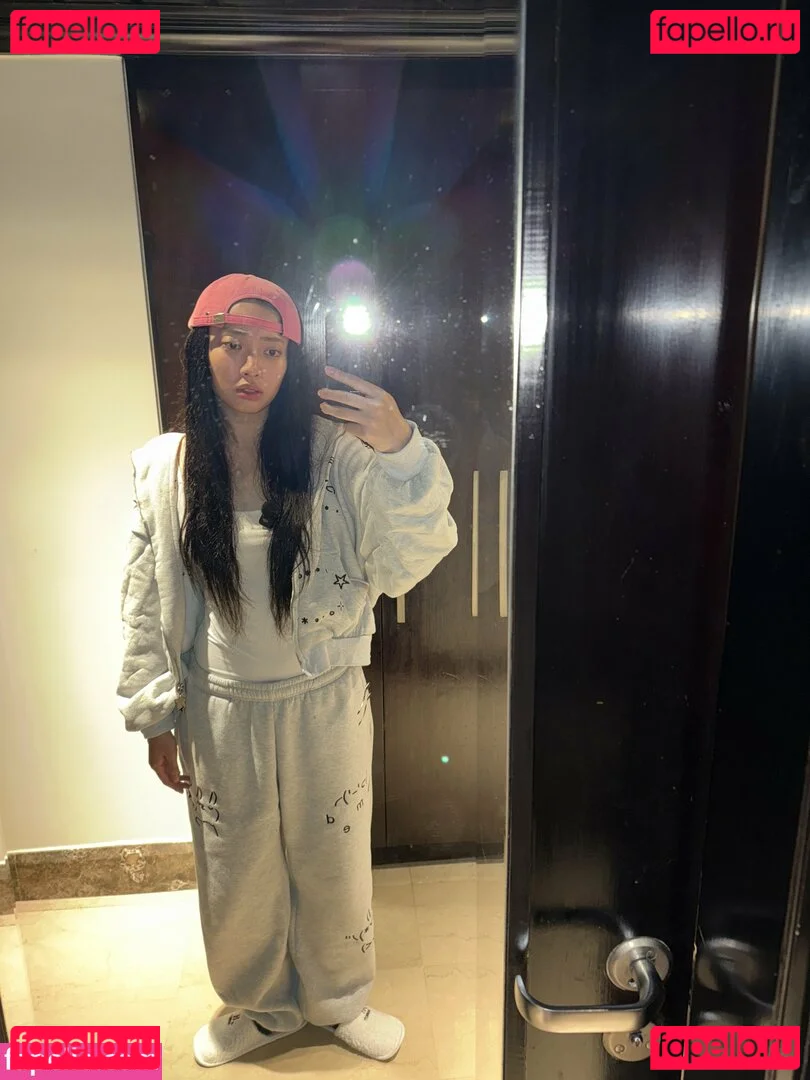 Yujin Onlyfans Photo Gallery 