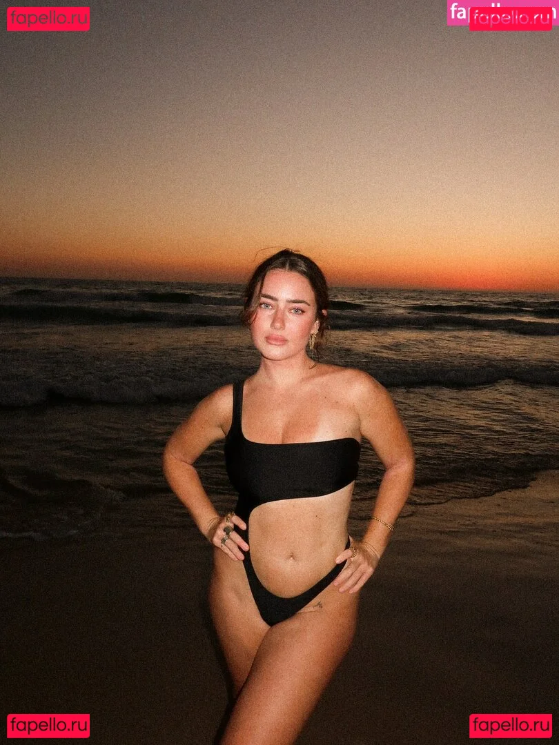 Effy Palarya Onlyfans Photo Gallery 