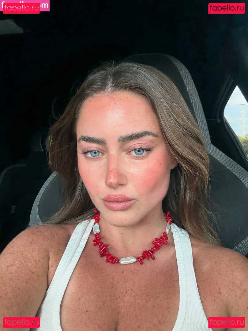 Effy Palarya Onlyfans Photo Gallery 