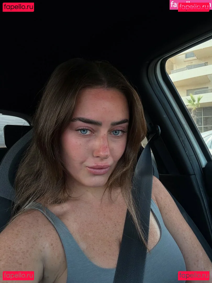 Effy Palarya Onlyfans Photo Gallery 