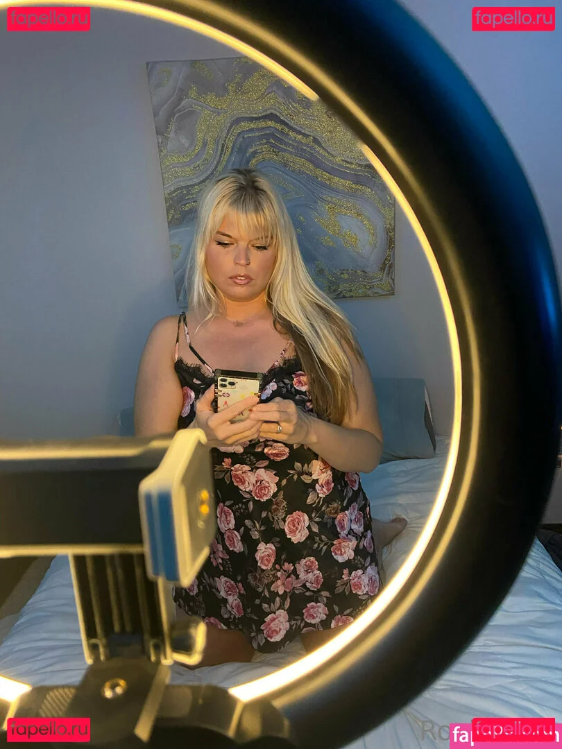 roxirenay Onlyfans Photo Gallery 