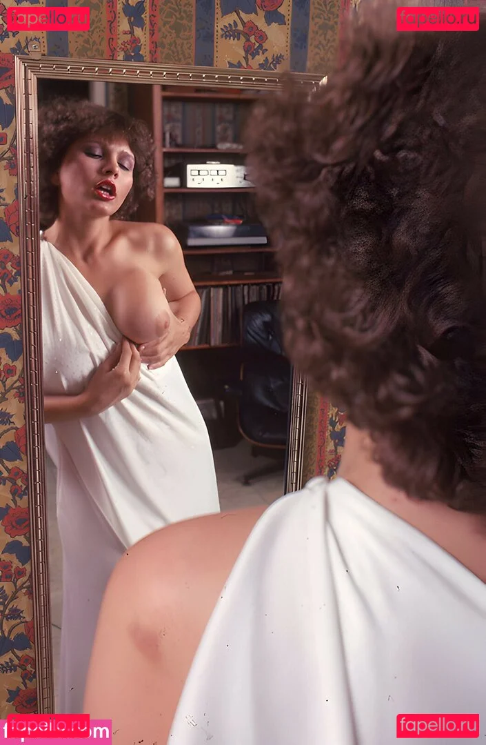 Desiree Cousteau Onlyfans Photo Gallery 