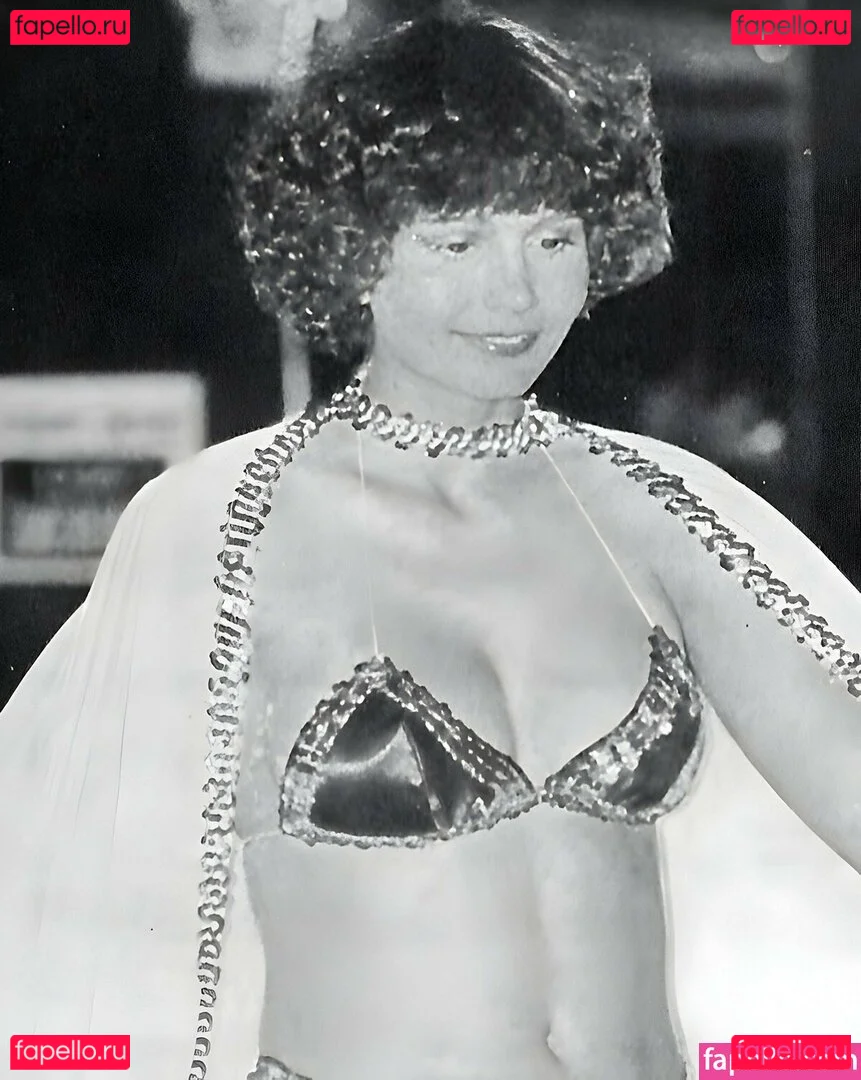 Desiree Cousteau Onlyfans Photo Gallery 