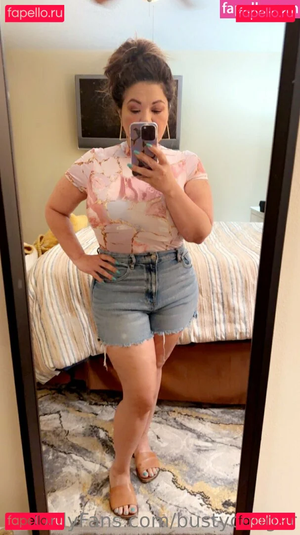 bustycougar Onlyfans Photo Gallery 