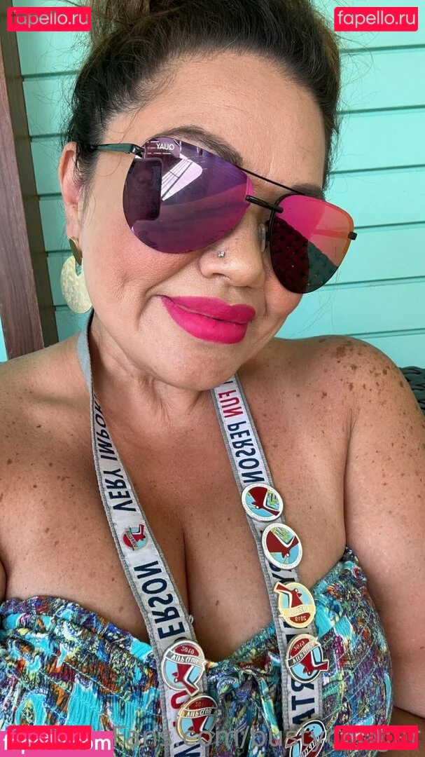 bustycougar Onlyfans Photo Gallery 