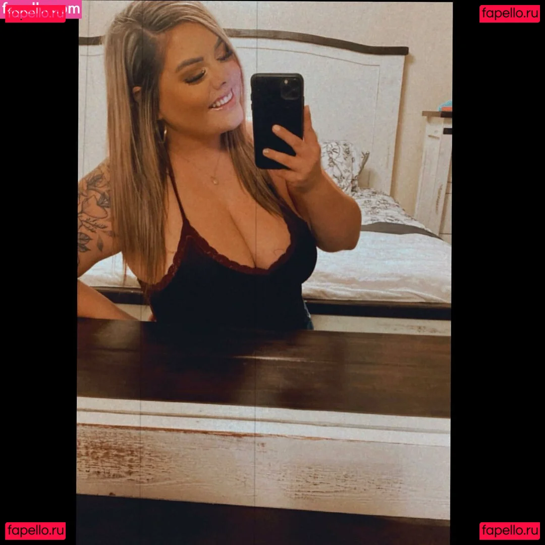 Lilly Zamora Onlyfans Photo Gallery 