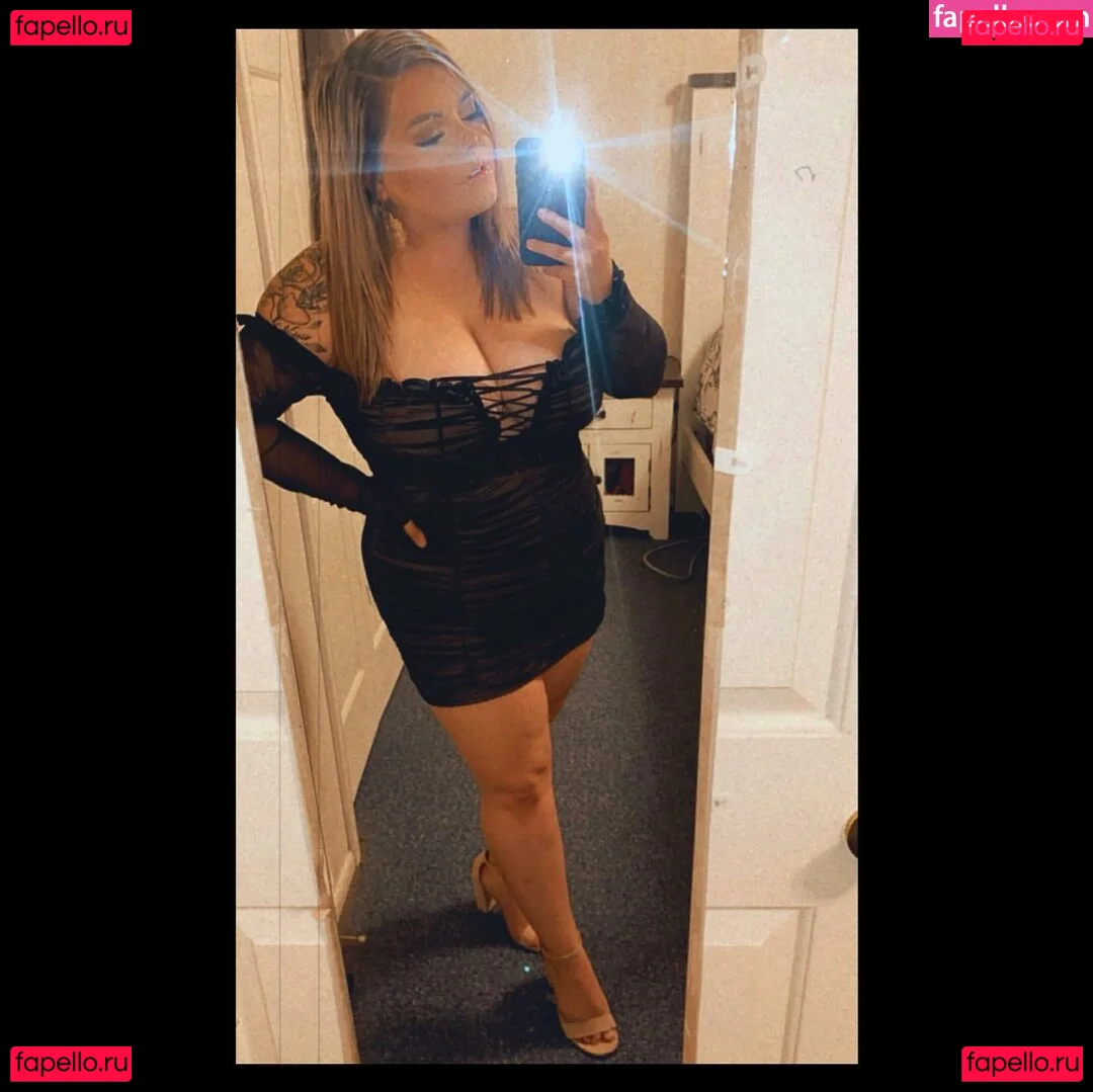 Lilly Zamora Onlyfans Photo Gallery 