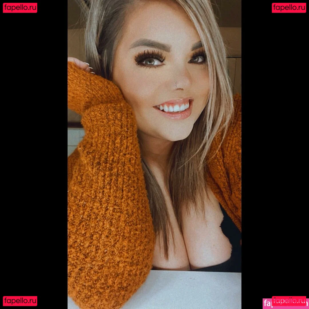 Lilly Zamora Onlyfans Photo Gallery 