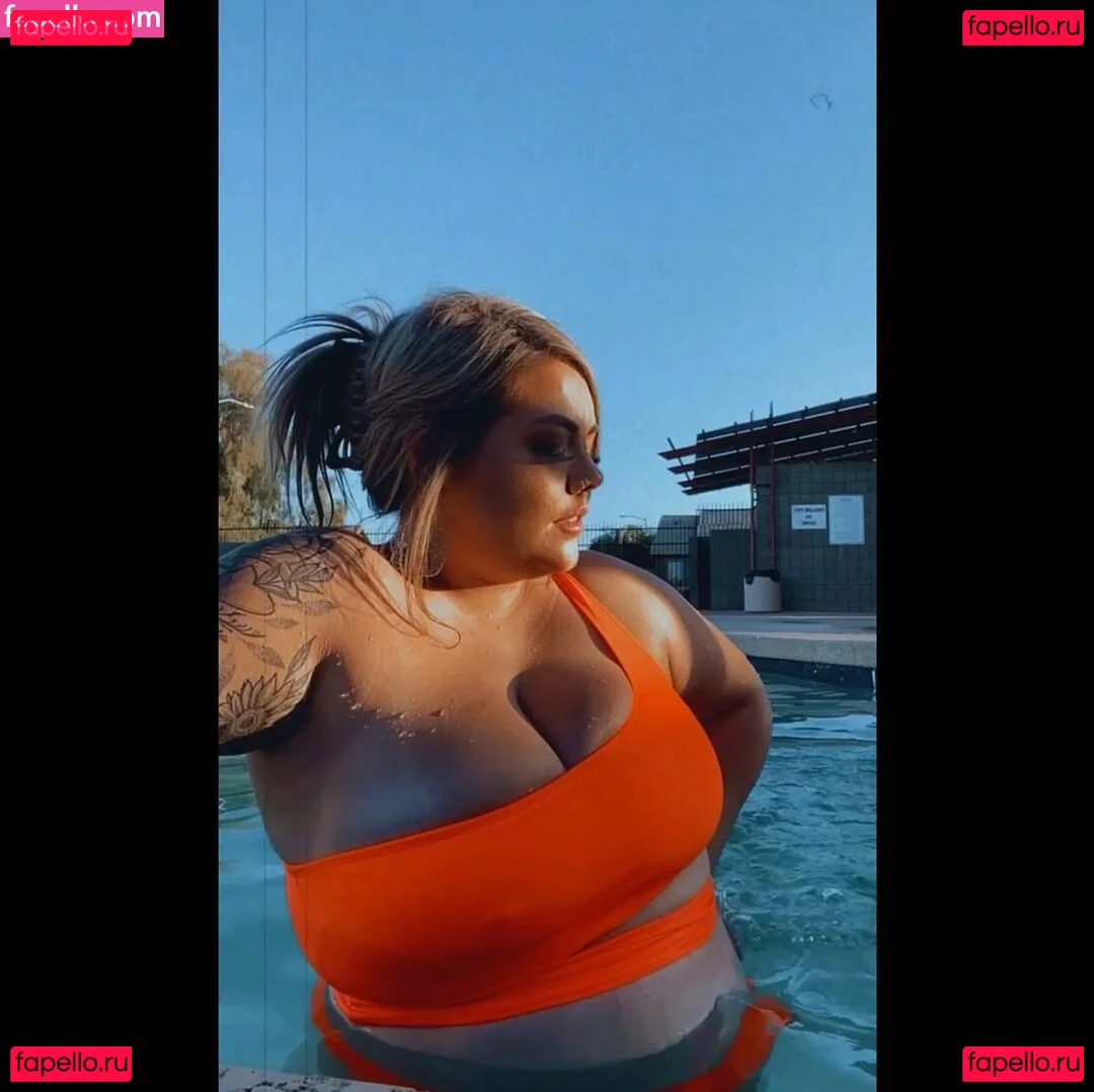 Lilly Zamora Onlyfans Photo Gallery 