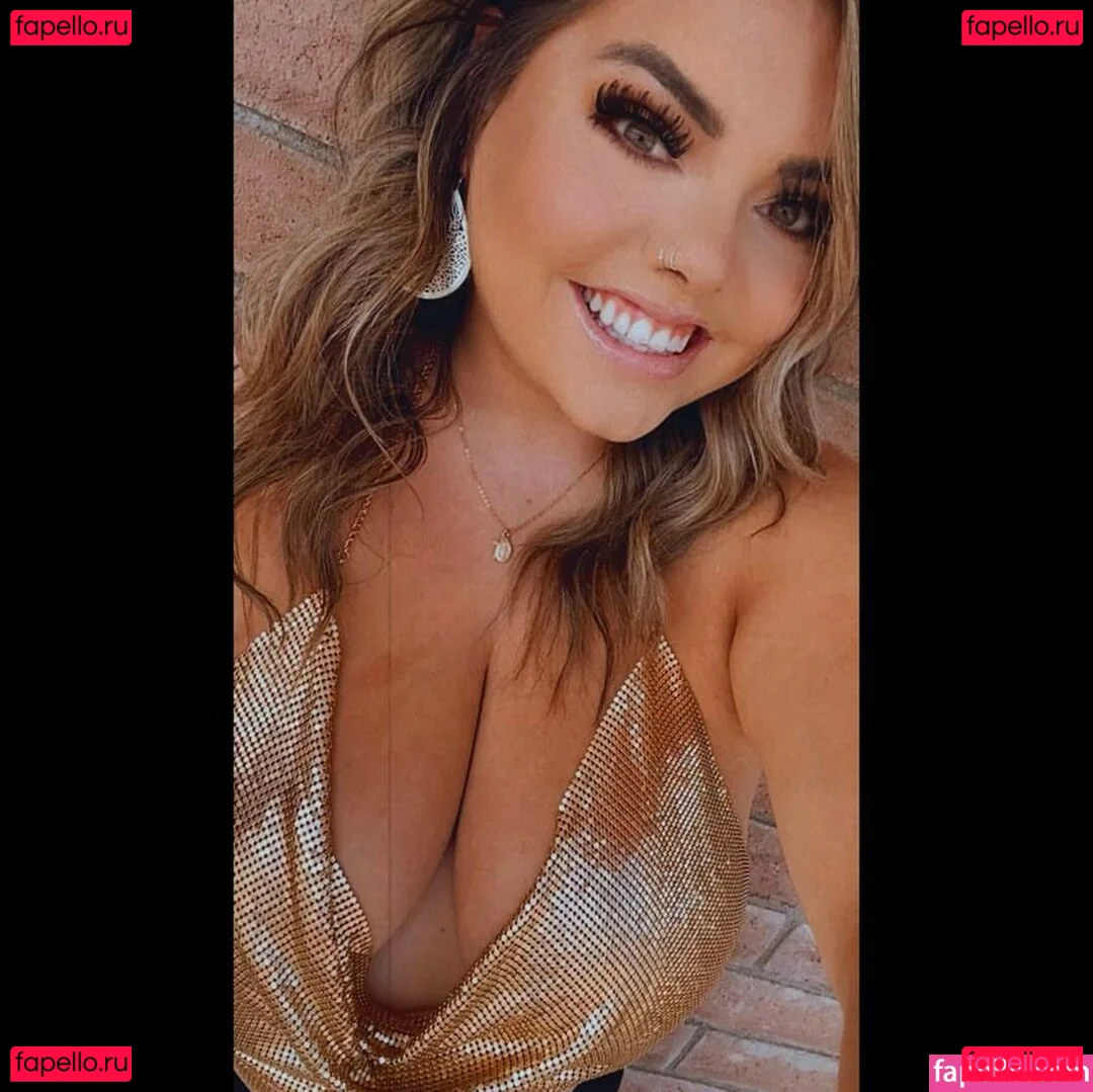 Lilly Zamora Onlyfans Photo Gallery 