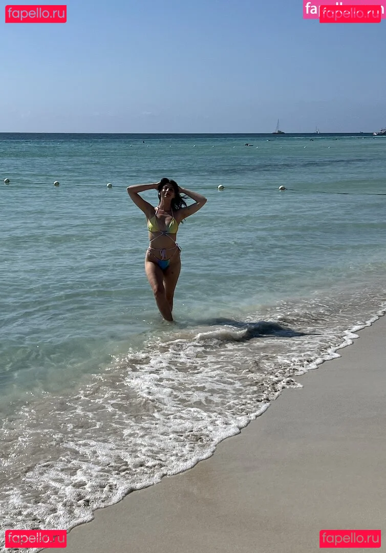 Ariana Basseri Onlyfans Photo Gallery 