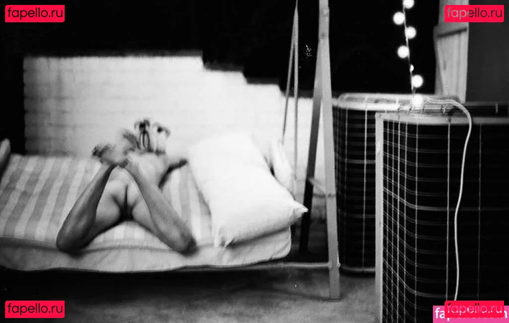 Leesnow 이설 Onlyfans Photo Gallery 