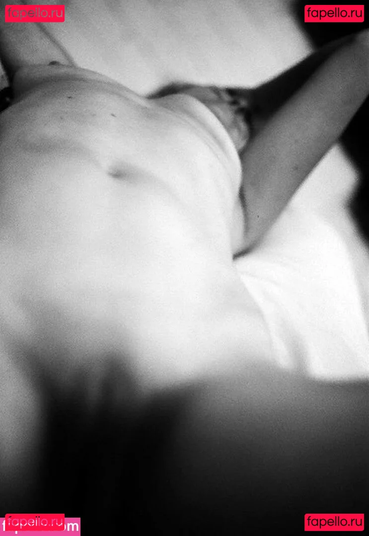 Leesnow 이설 Onlyfans Photo Gallery 