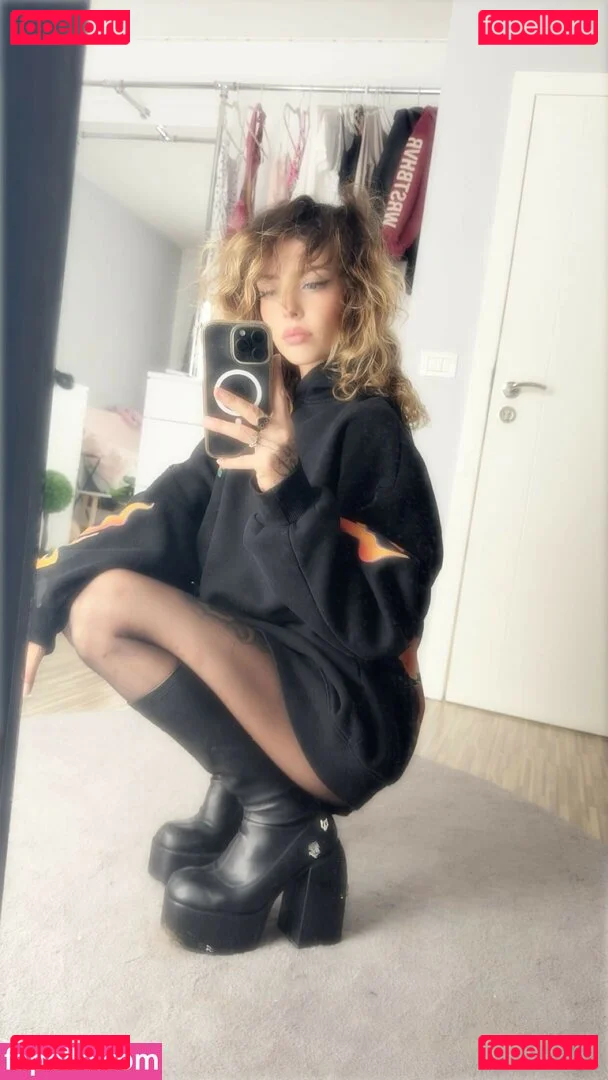 aryasm Onlyfans Photo Gallery 