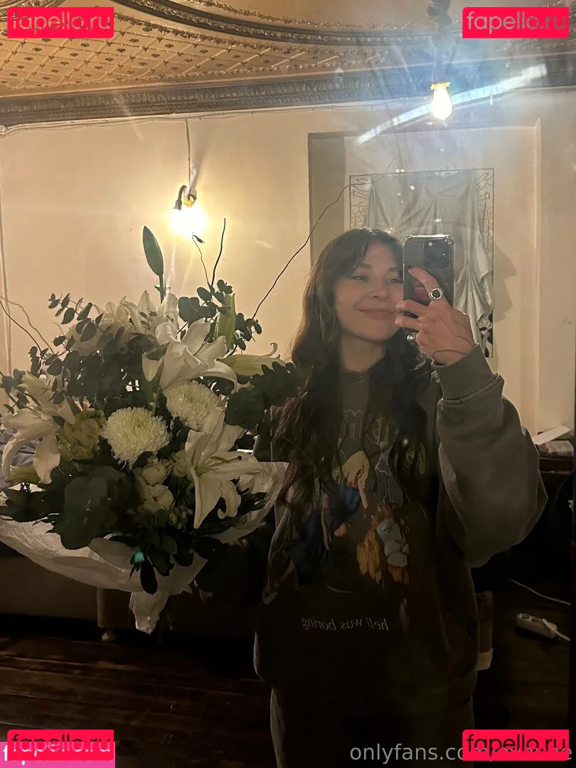 evavee Onlyfans Photo Gallery 