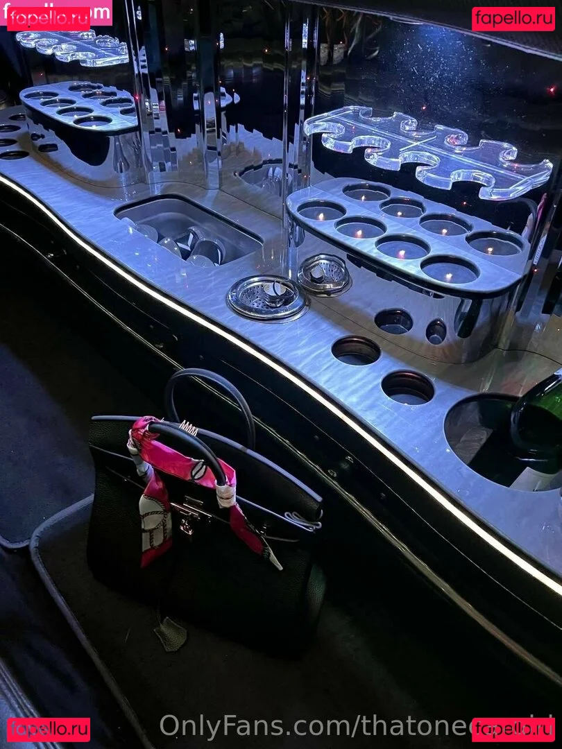 thatonecargirl Onlyfans Photo Gallery 