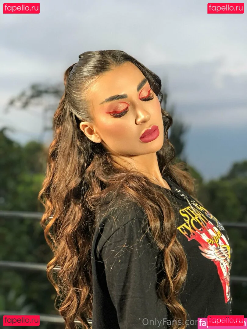 Socola Onlyfans Photo Gallery 