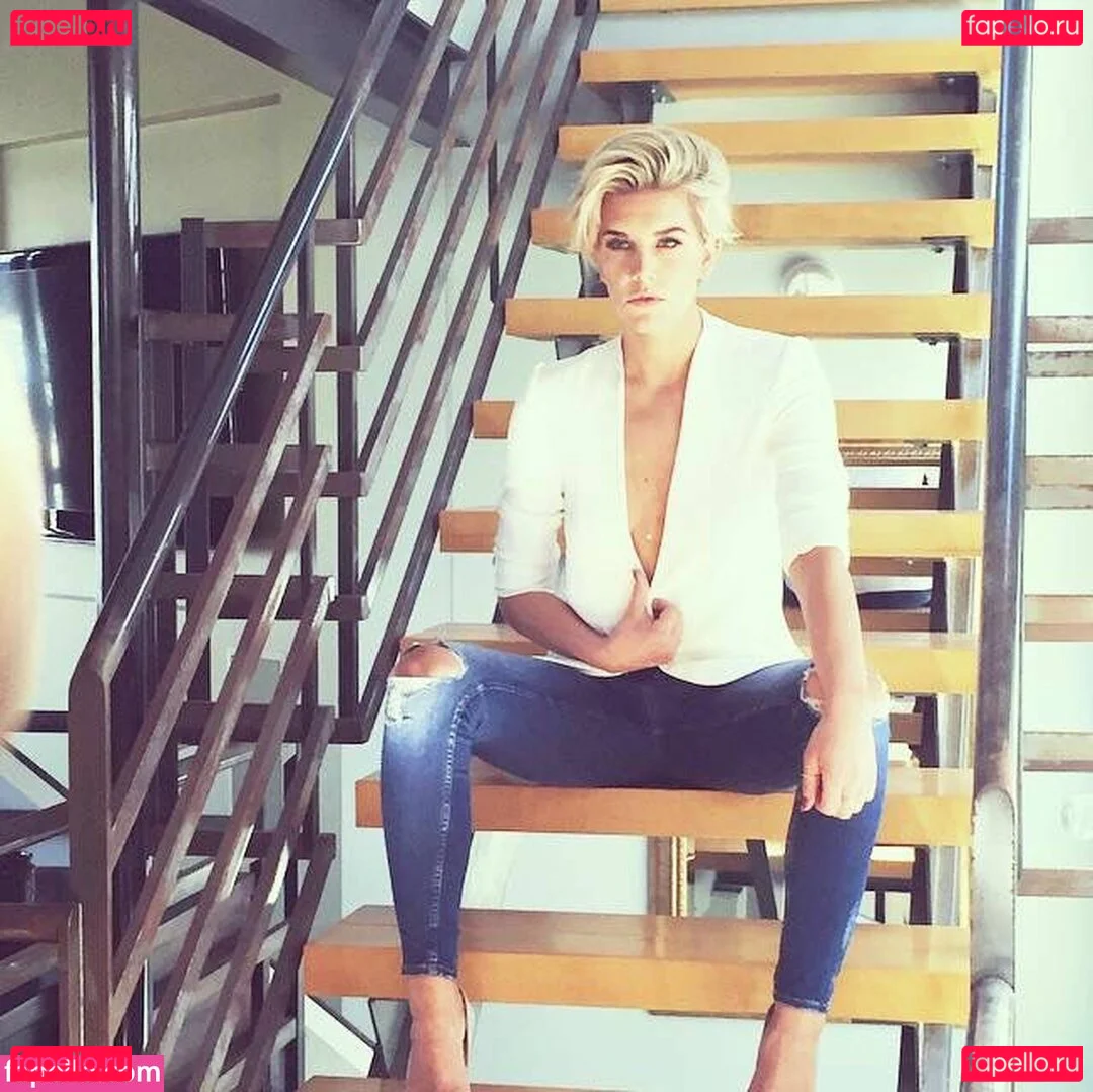 Charissa Thompson Onlyfans Photo Gallery 