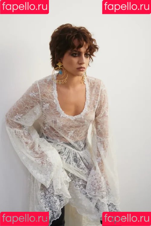 Isabela Merced Onlyfans Photo Gallery 