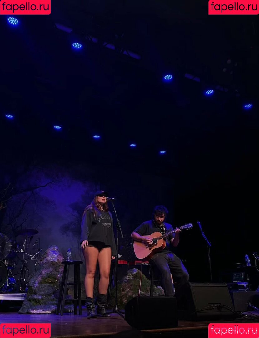 Noah Cyrus Onlyfans Photo Gallery 