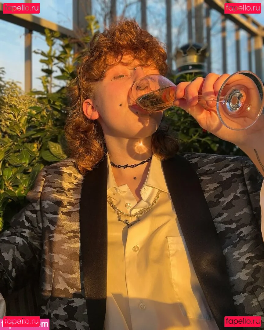 ftmtwinkty Onlyfans Photo Gallery 