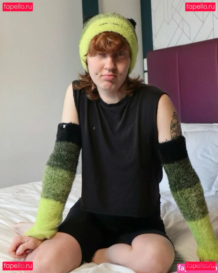 ftmtwinkty Onlyfans Photo Gallery 