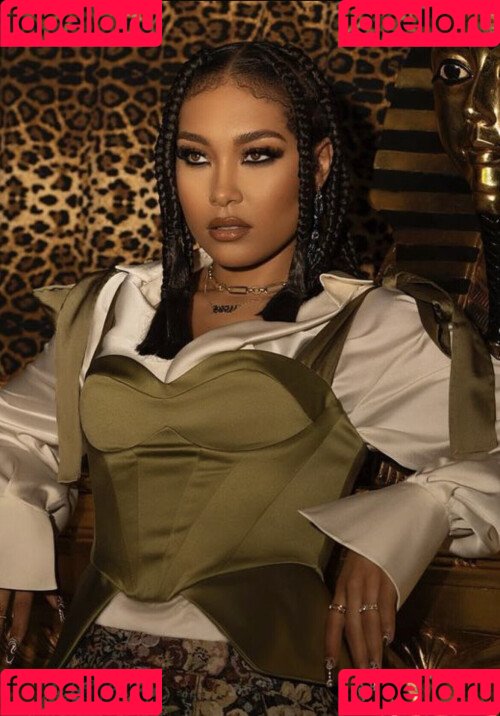 Parker McKenna Posey Onlyfans Photo Gallery 