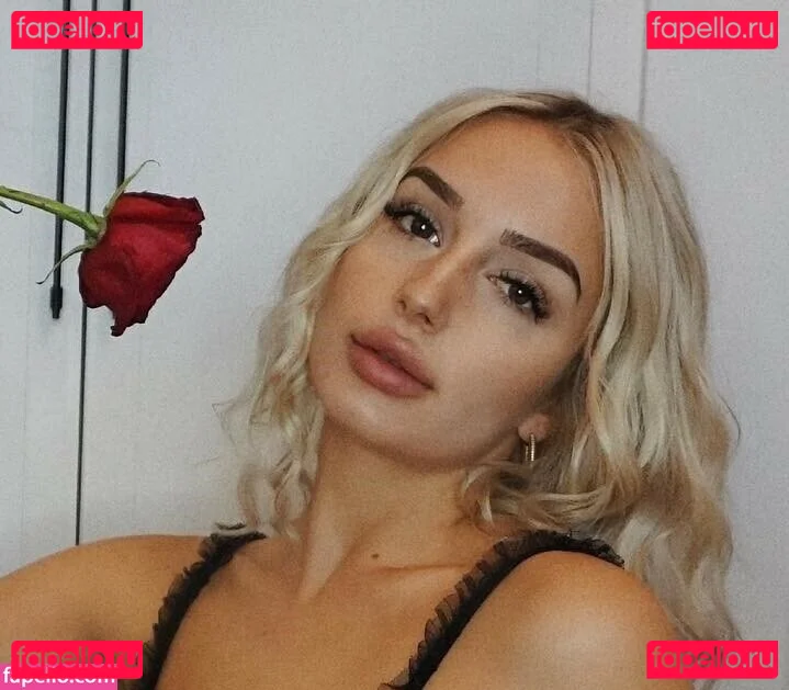 Milan Rose Onlyfans Photo Gallery 