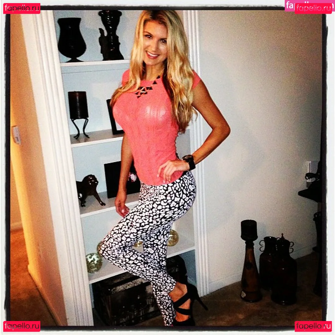 Krystal Gable Onlyfans Photo Gallery 