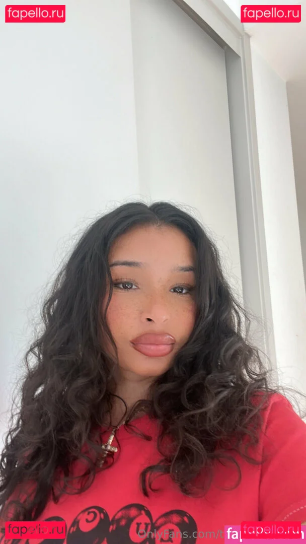 thumbalinaxxx Onlyfans Photo Gallery 