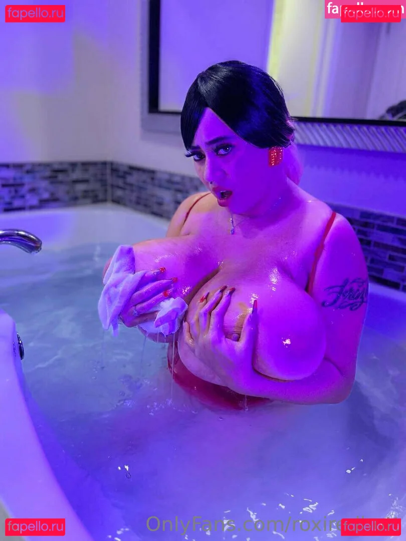 roxiredhott Onlyfans Photo Gallery 