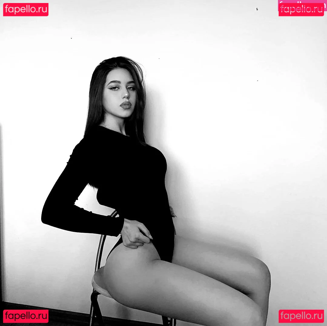 daria.nkaaaa Onlyfans Photo Gallery 