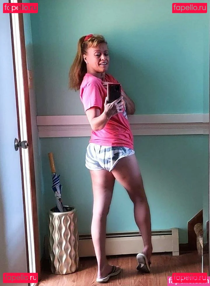 LanaRN Onlyfans Photo Gallery 