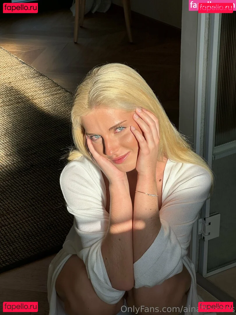 ainabarcons Onlyfans Photo Gallery 