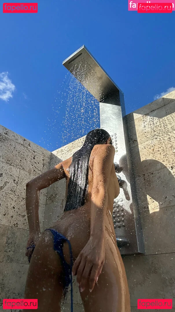 anachi Onlyfans Photo Gallery 