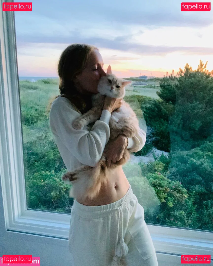 Leslie Mann Onlyfans Photo Gallery 