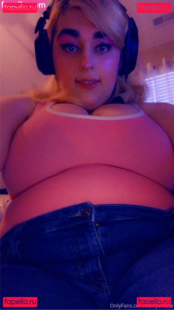 berrychicka Onlyfans Photo Gallery 