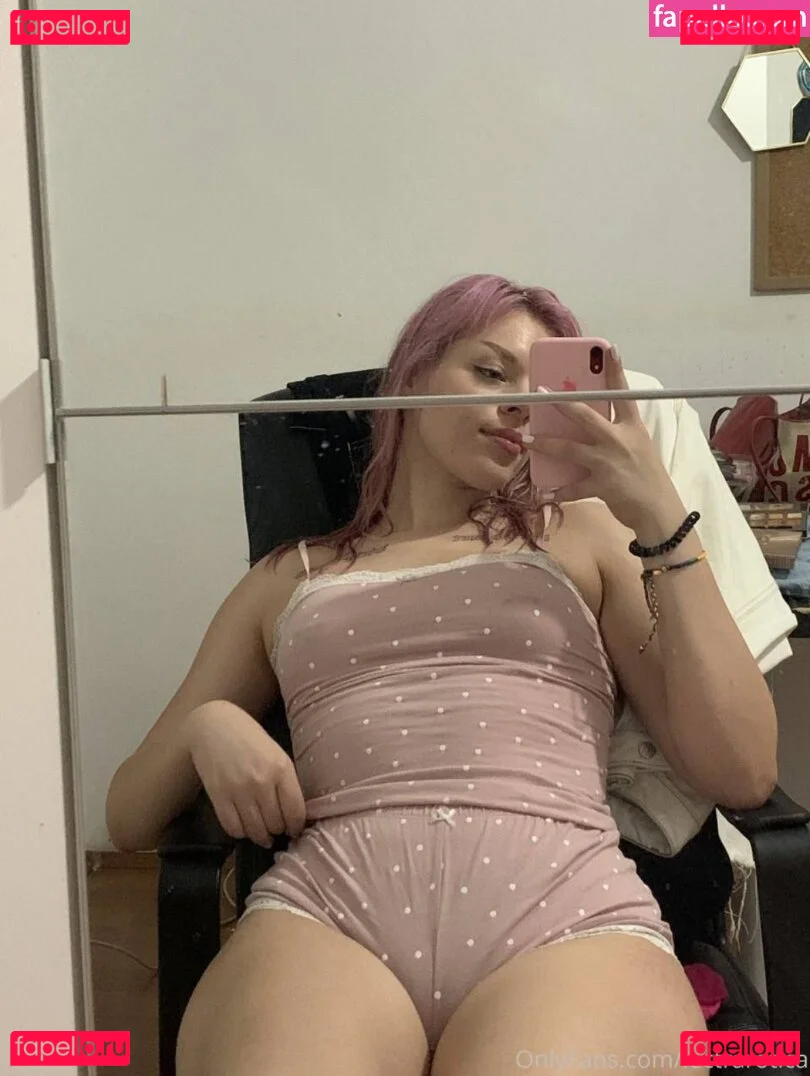 aslisah Onlyfans Photo Gallery 