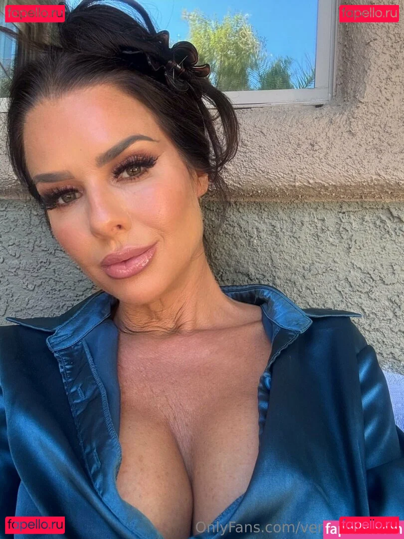 veronicaavluv Onlyfans Photo Gallery 