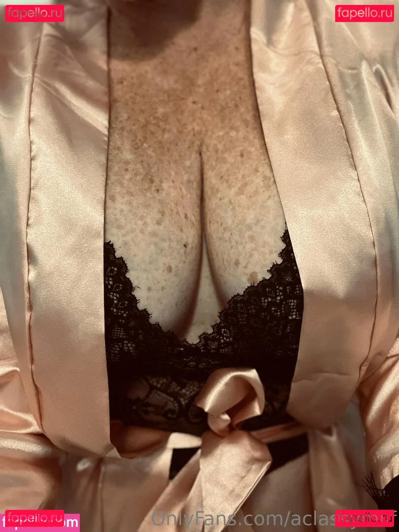 aclassymilf Onlyfans Photo Gallery 