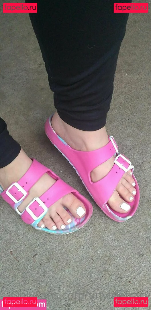 tinytoetracy Onlyfans Photo Gallery 