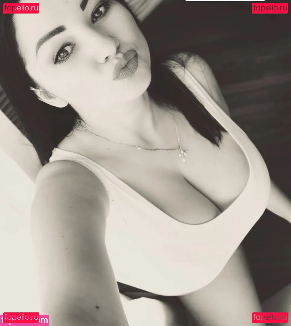 Irina P Onlyfans Photo Gallery 