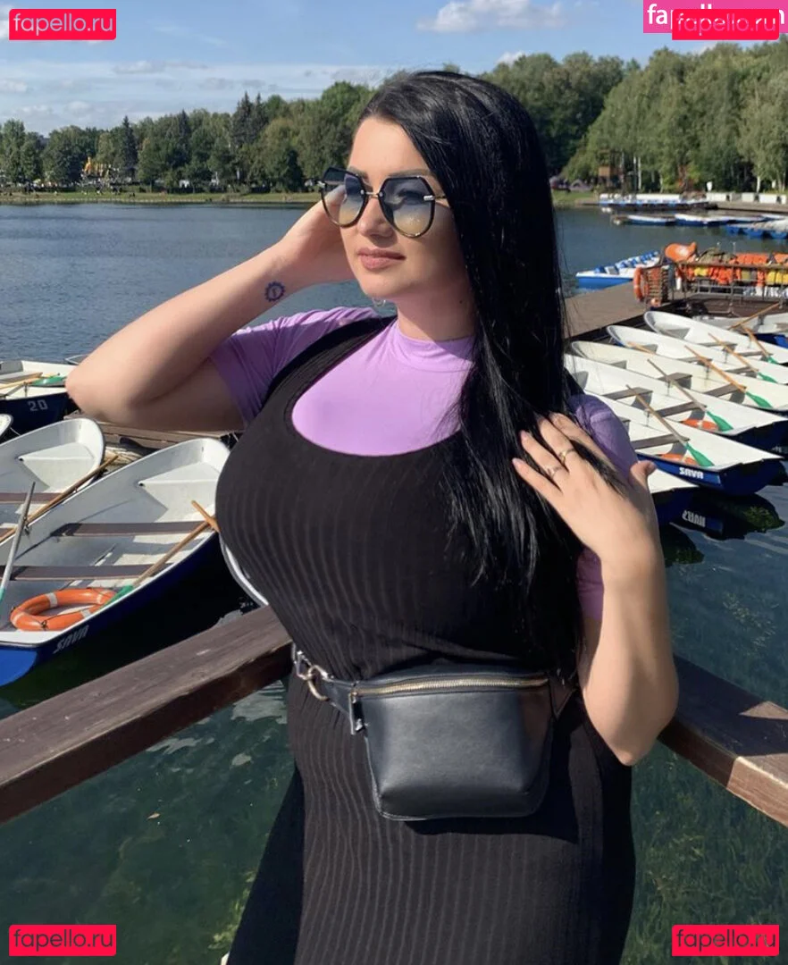 Irina P Onlyfans Photo Gallery 