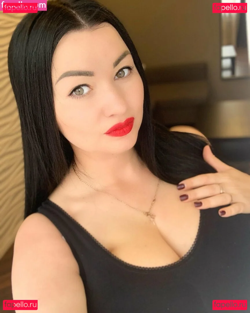 Irina P Onlyfans Photo Gallery 