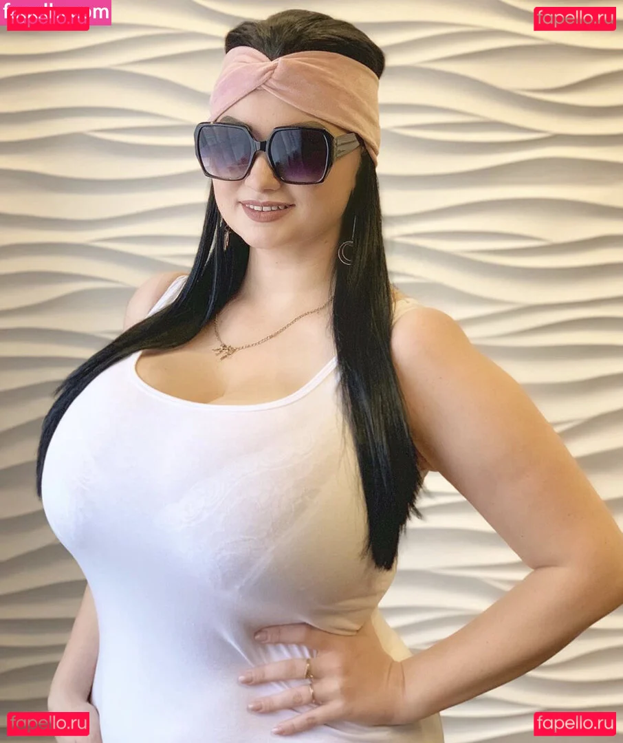 Irina P Onlyfans Photo Gallery 