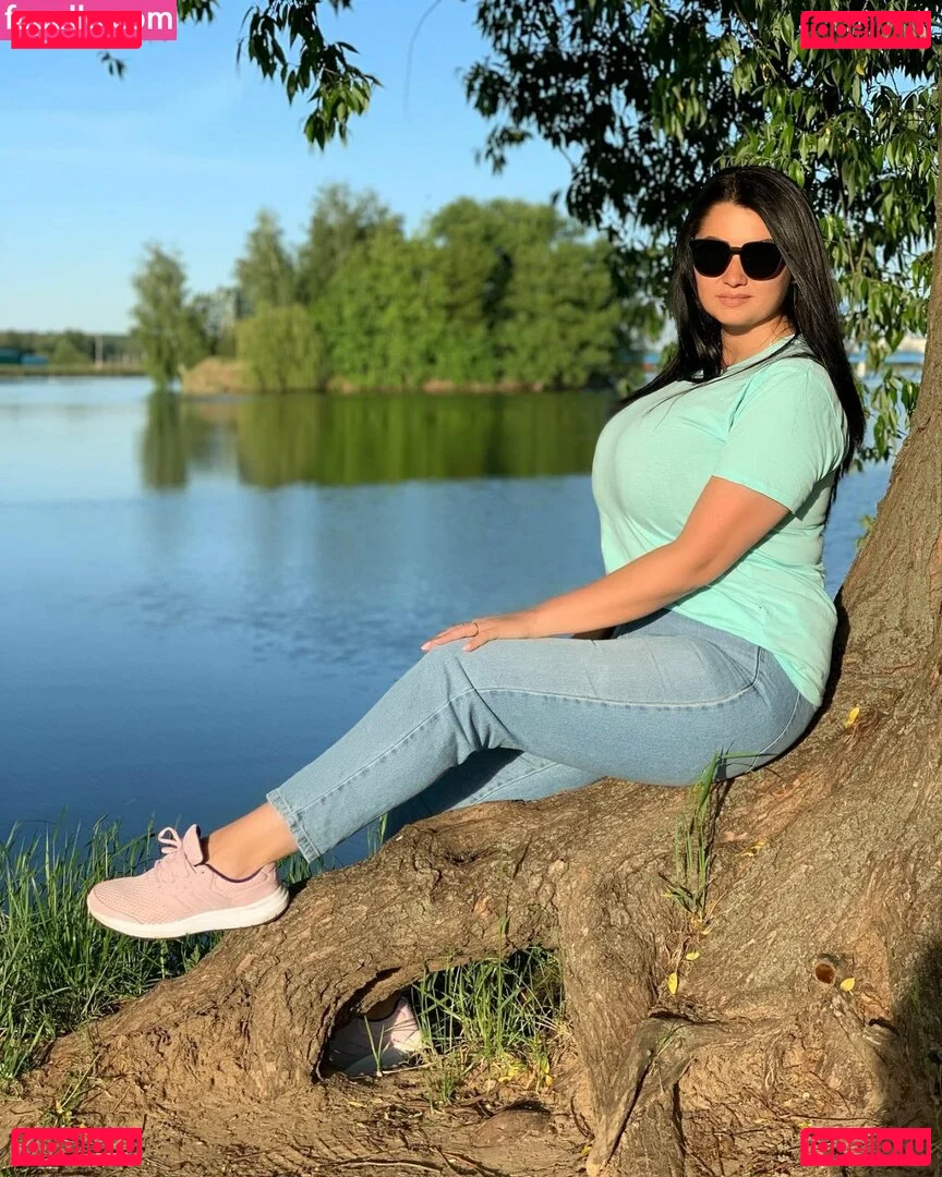 Irina P Onlyfans Photo Gallery 