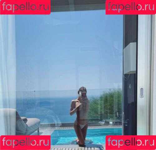 Sofholic Onlyfans Photo Gallery 