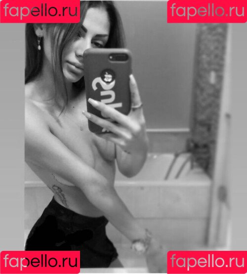 Sofholic Onlyfans Photo Gallery 