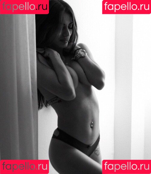 Sofholic Onlyfans Photo Gallery 